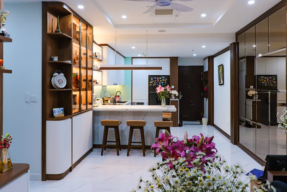 3 : img_1 - Professional personal trainer guiding a client